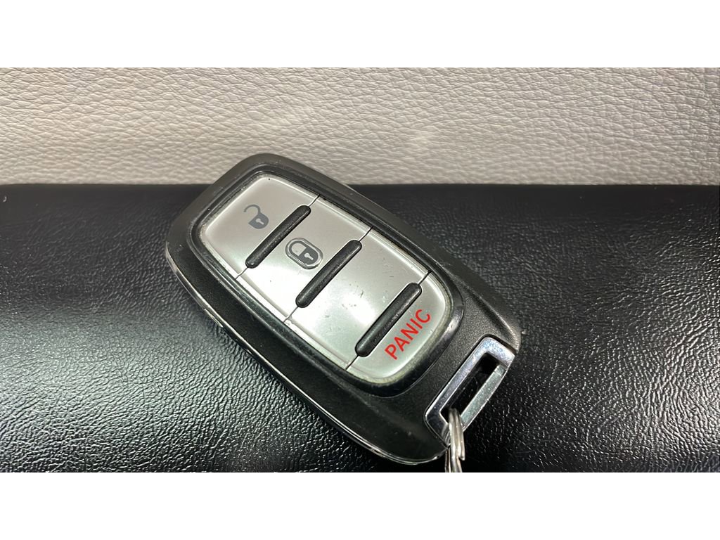 Used 2020 Chrysler Voyager LX FWD image 18