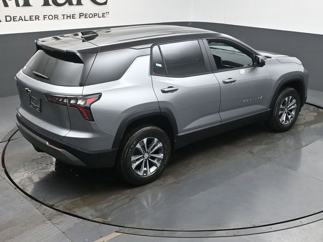 New 2026 Chevrolet Equinox LT w/ Safety and Technology Package FWD image 18