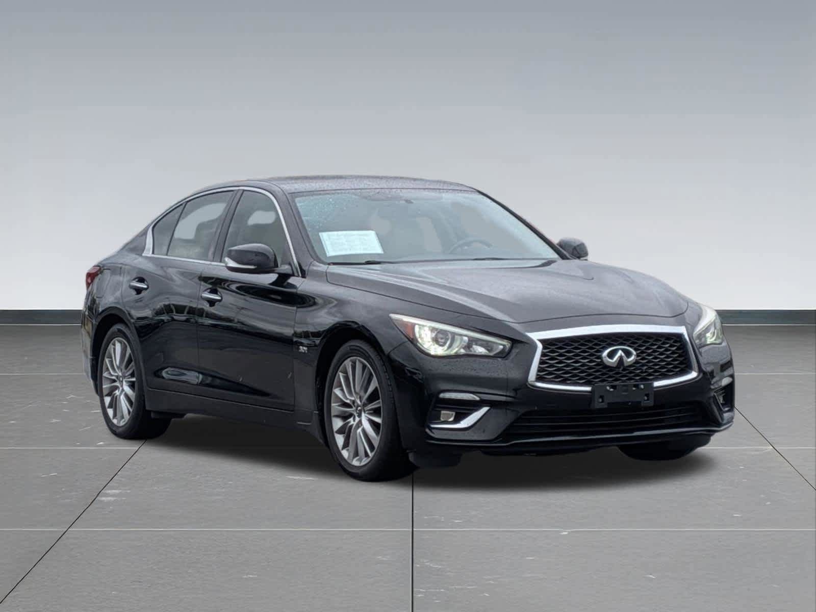 Used 2018 INFINITI Q50 Luxe w/ Essential Package (3.0T Luxe) AWD/4WD image 8