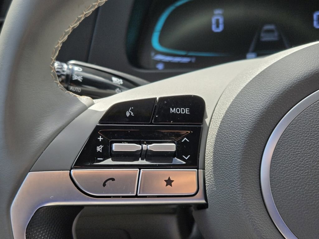 Certified 2025 Hyundai Elantra Sport image 22