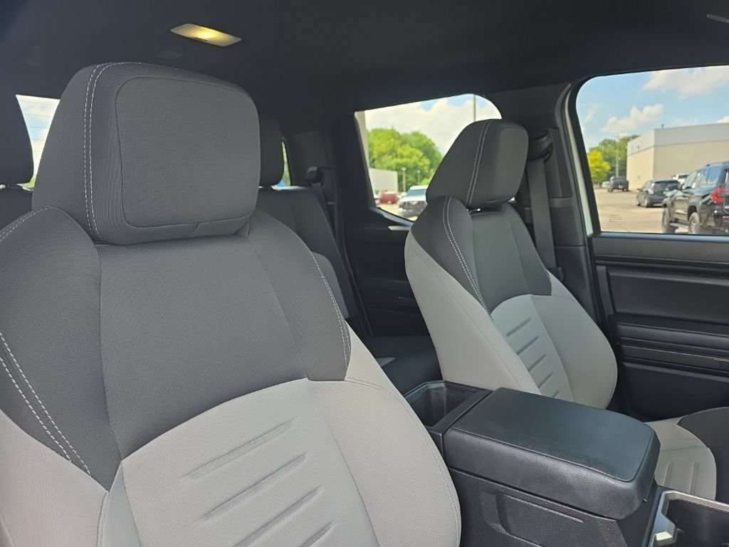 Certified 2025 Toyota Tacoma TRD Off-Road AWD/4WD image 14