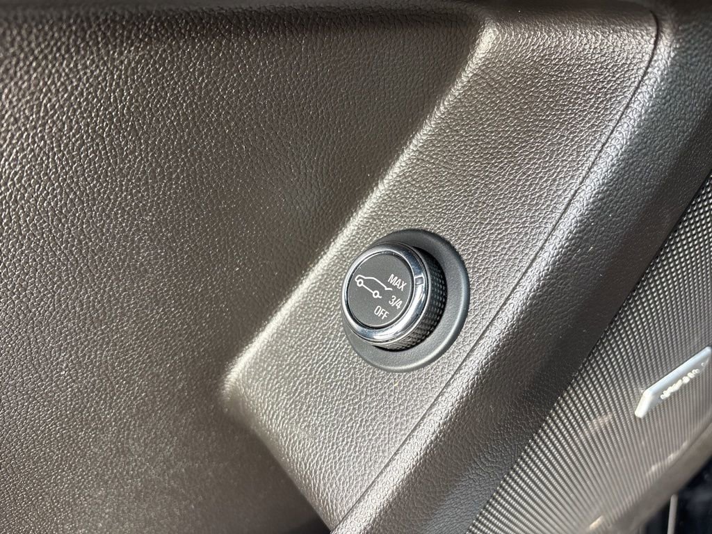 Used 2021 Chevrolet Traverse High Country image 28