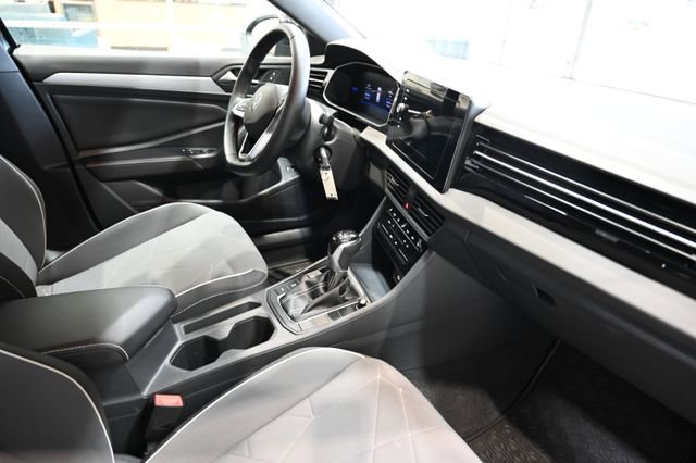 Used 2025 Volkswagen Jetta Sport image 13