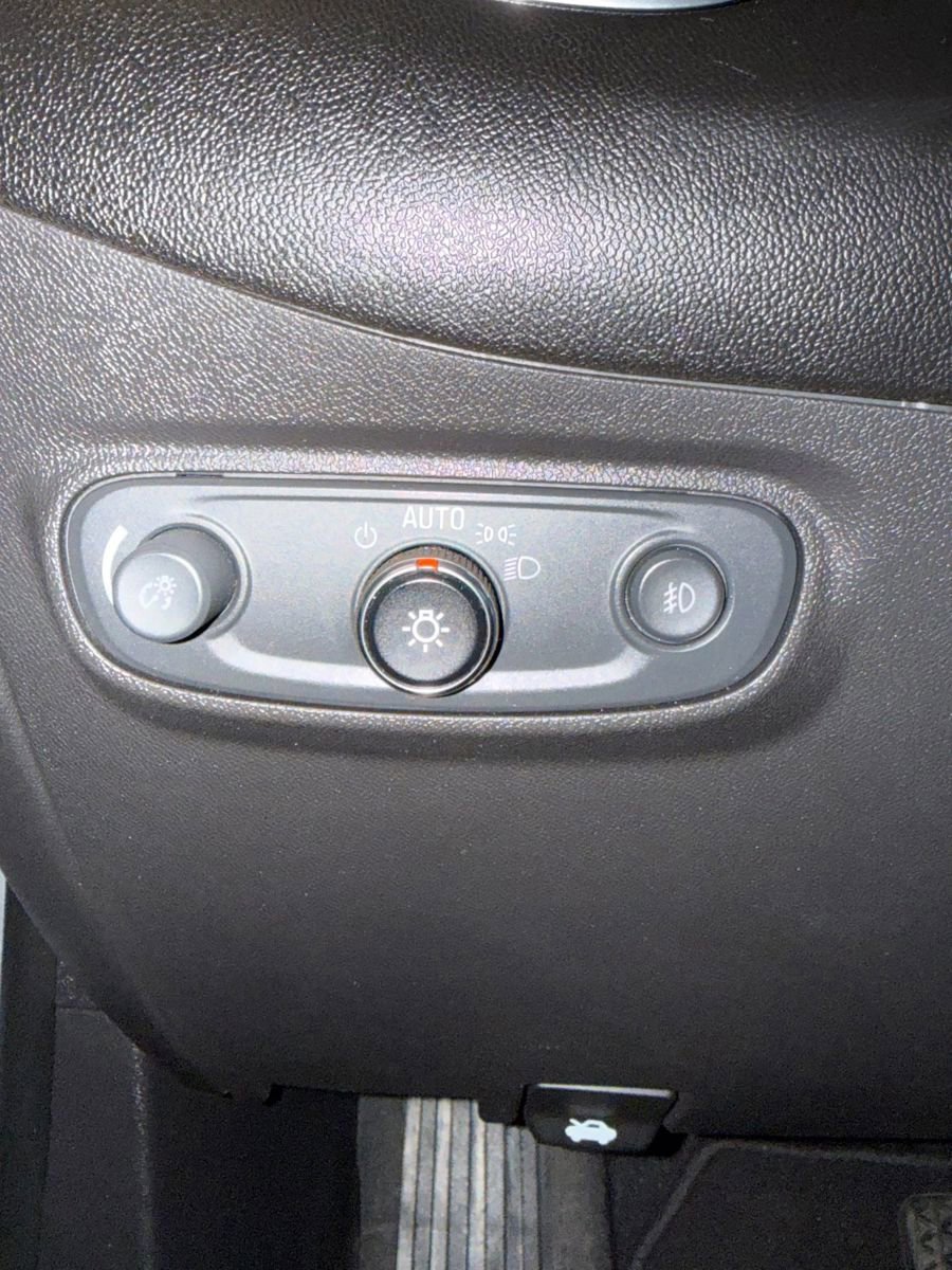 Used 2020 Chevrolet Equinox LT image 28