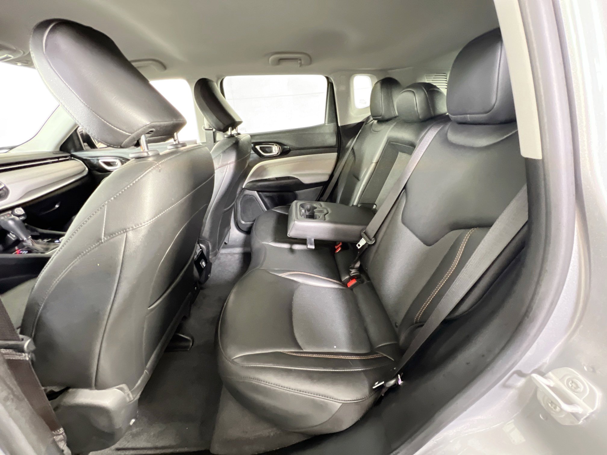 Used 2022 Jeep Compass Limited image 23