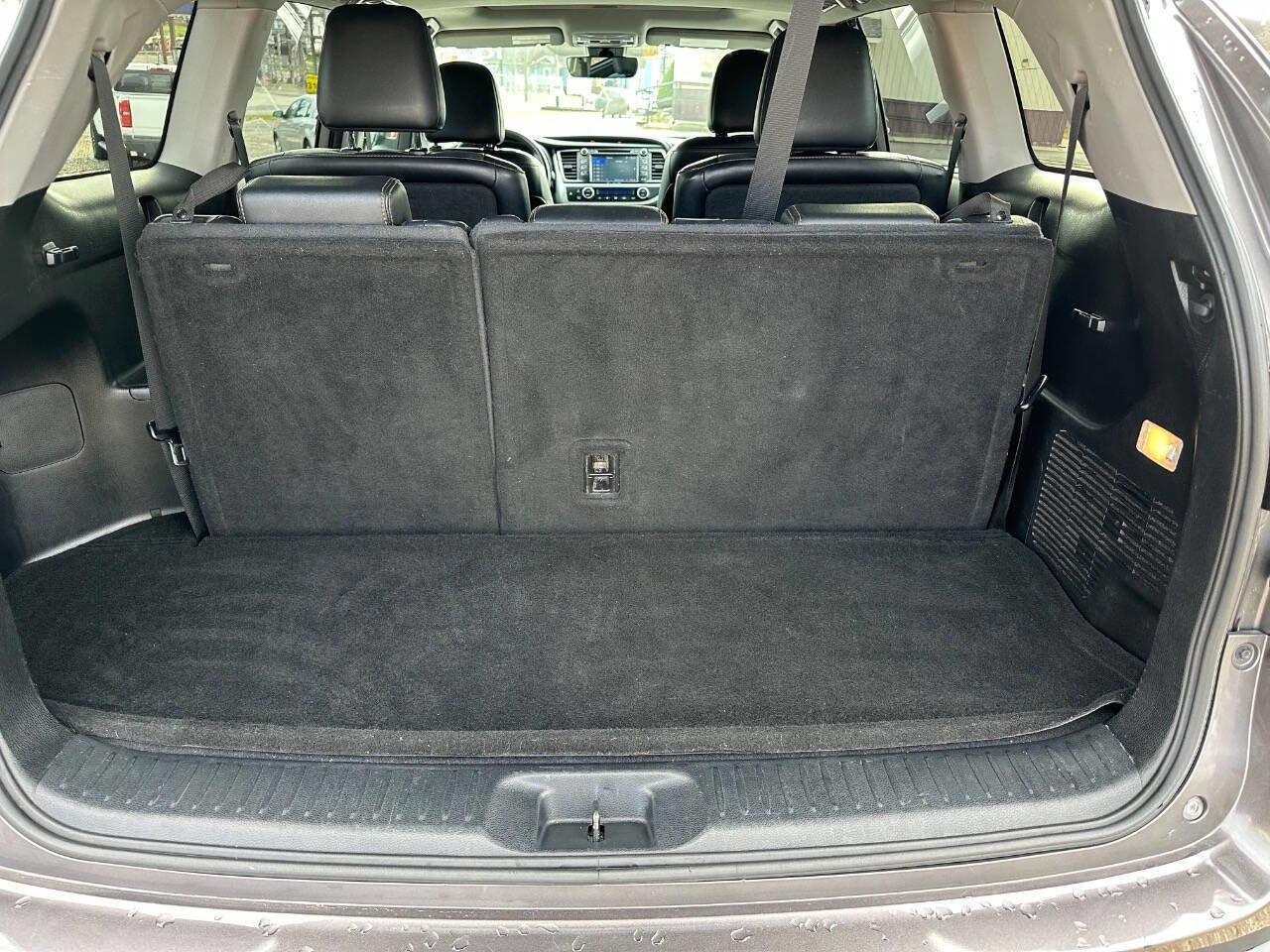 Used 2018 Toyota Highlander XLE image 7