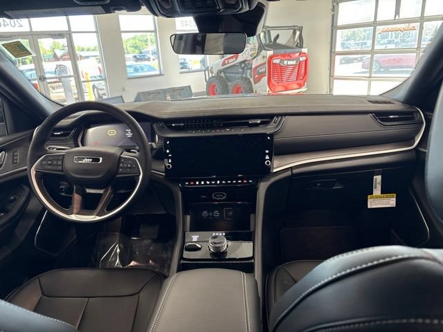 New 2026 Jeep Grand Cherokee Limited AWD/4WD image 33