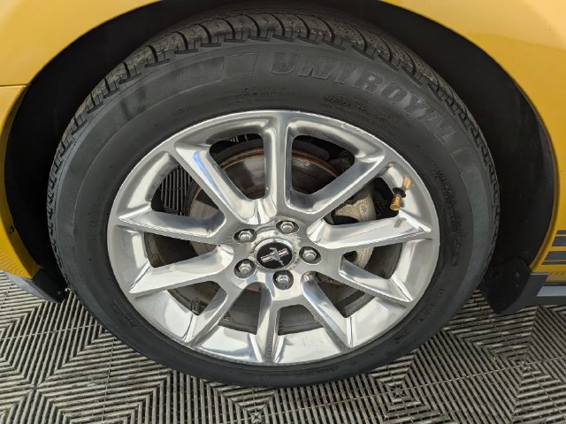 Used 2010 Ford Mustang Coupe RWD image 38