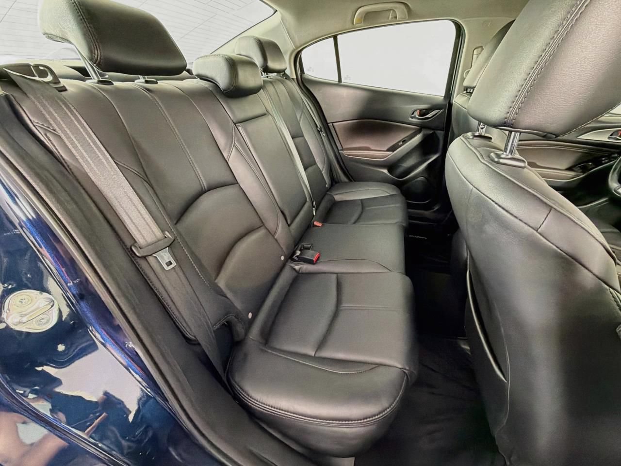 Used 2018 MAZDA MAZDA3 Touring FWD image 39
