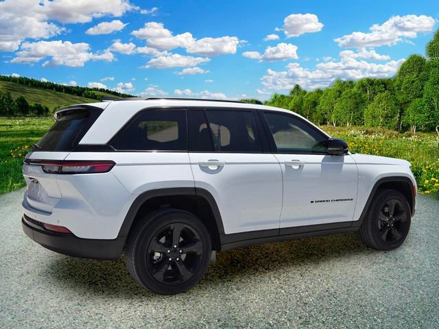 Used 2023 Jeep Grand Cherokee Altitude AWD/4WD image 6