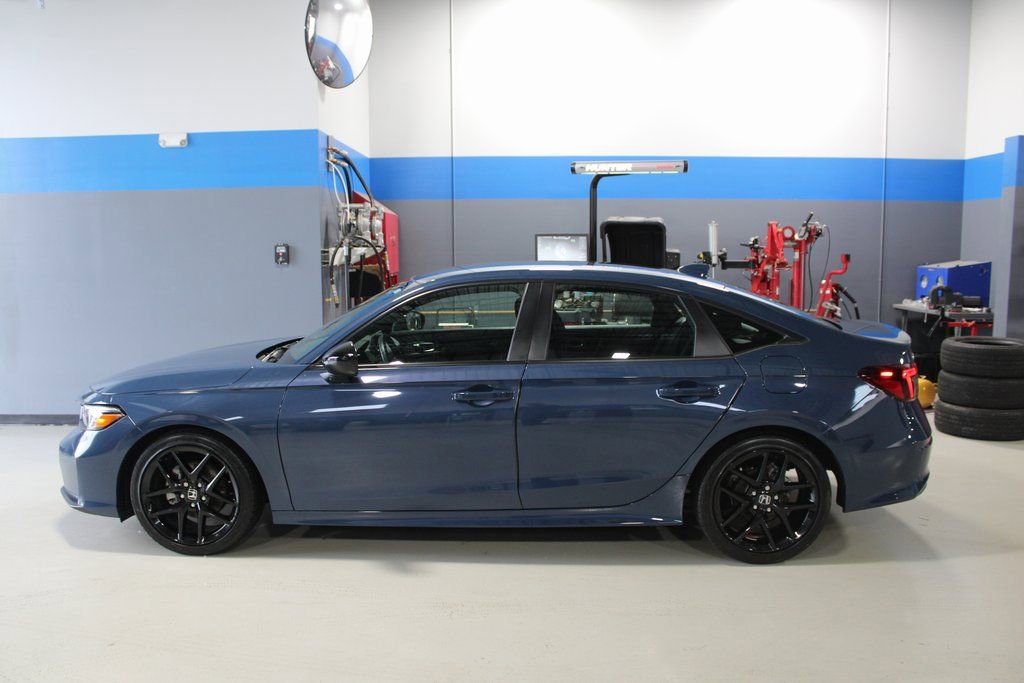 Used 2025 Honda Civic Sport image 17