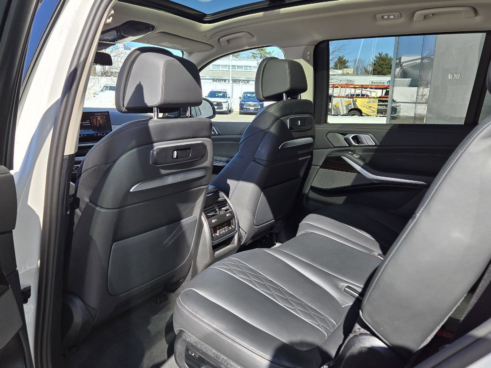 Used 2025 BMW X7 xDrive40i image 23