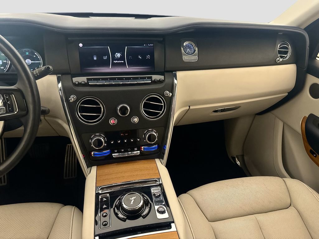 Used 2020 Rolls-Royce Cullinan AWD/4WD image 24