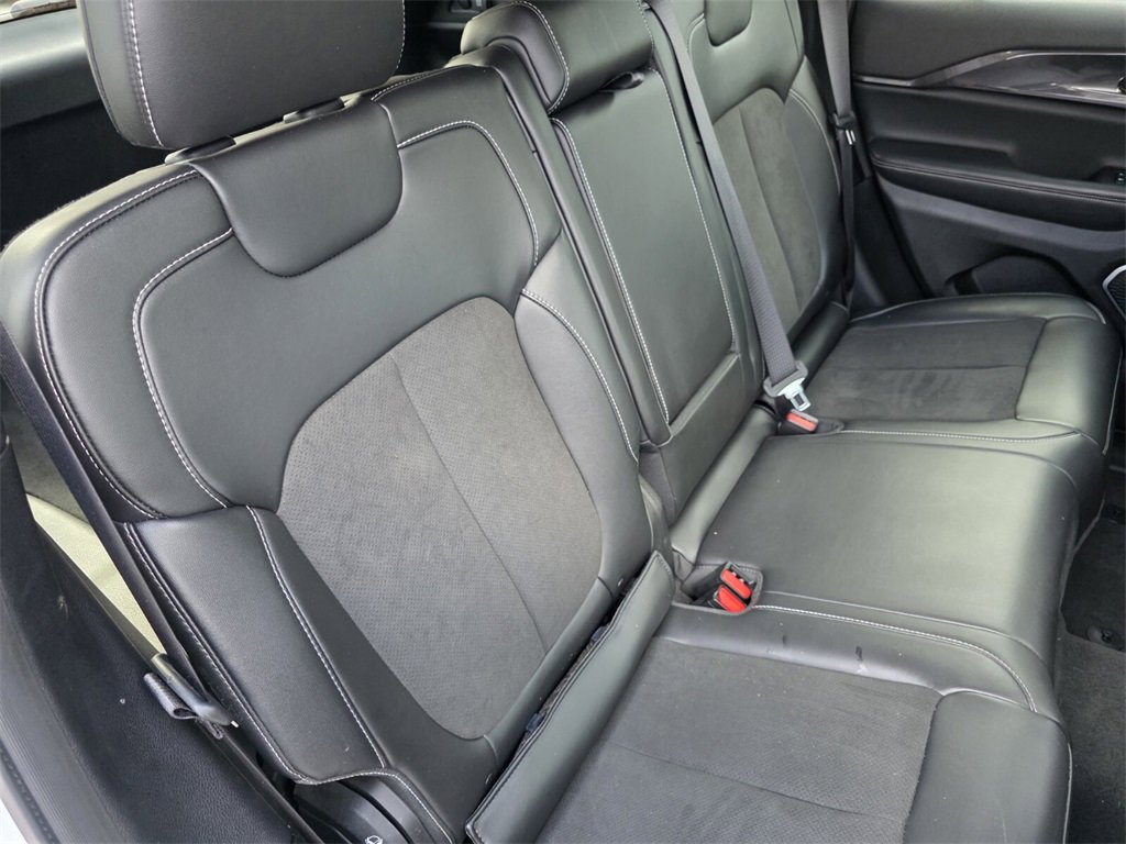 Used 2022 Jeep Grand Cherokee Altitude image 29