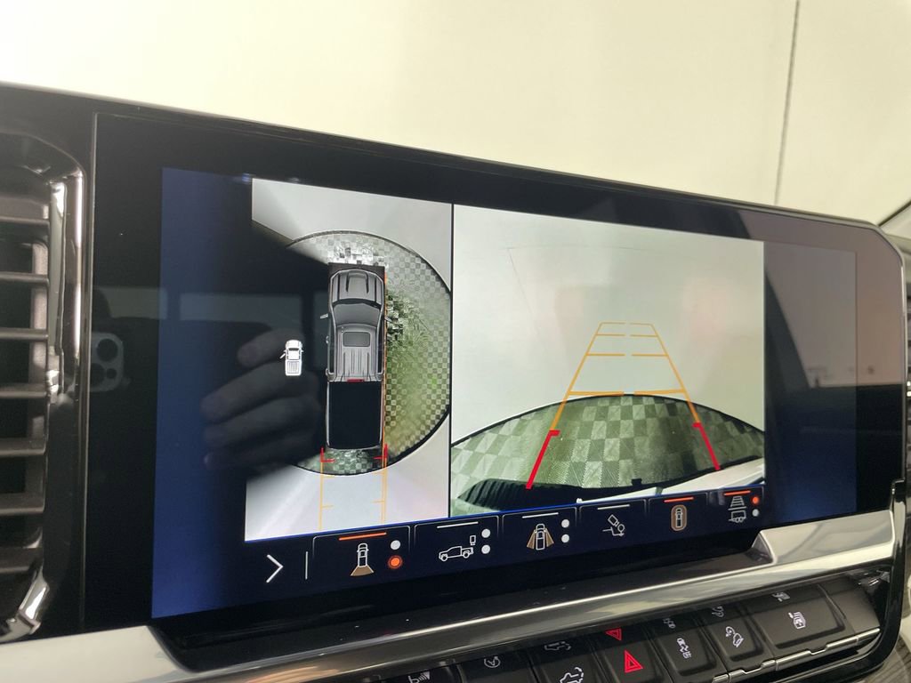 Used 2025 Chevrolet Silverado 1500 LT Trail Boss w/ LT Trail Boss Premium Package image 14