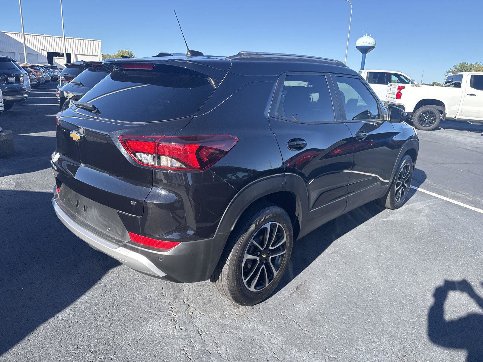 Used 2025 Chevrolet TrailBlazer LT w/ Driver Confidence Package FWD image 4