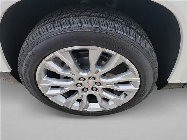 Used 2024 GMC Acadia Denali w/ Super Cruise Package image 9
