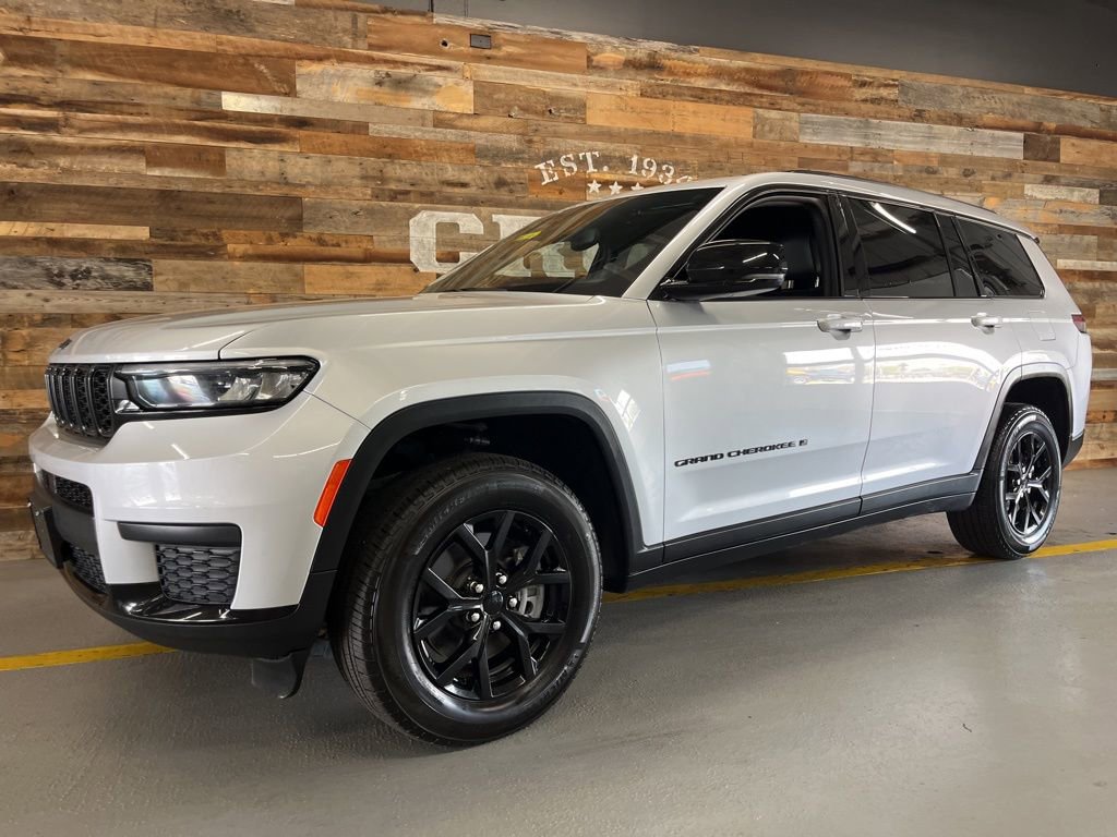 Used 2024 Jeep Grand Cherokee L Laredo AWD/4WD image 13