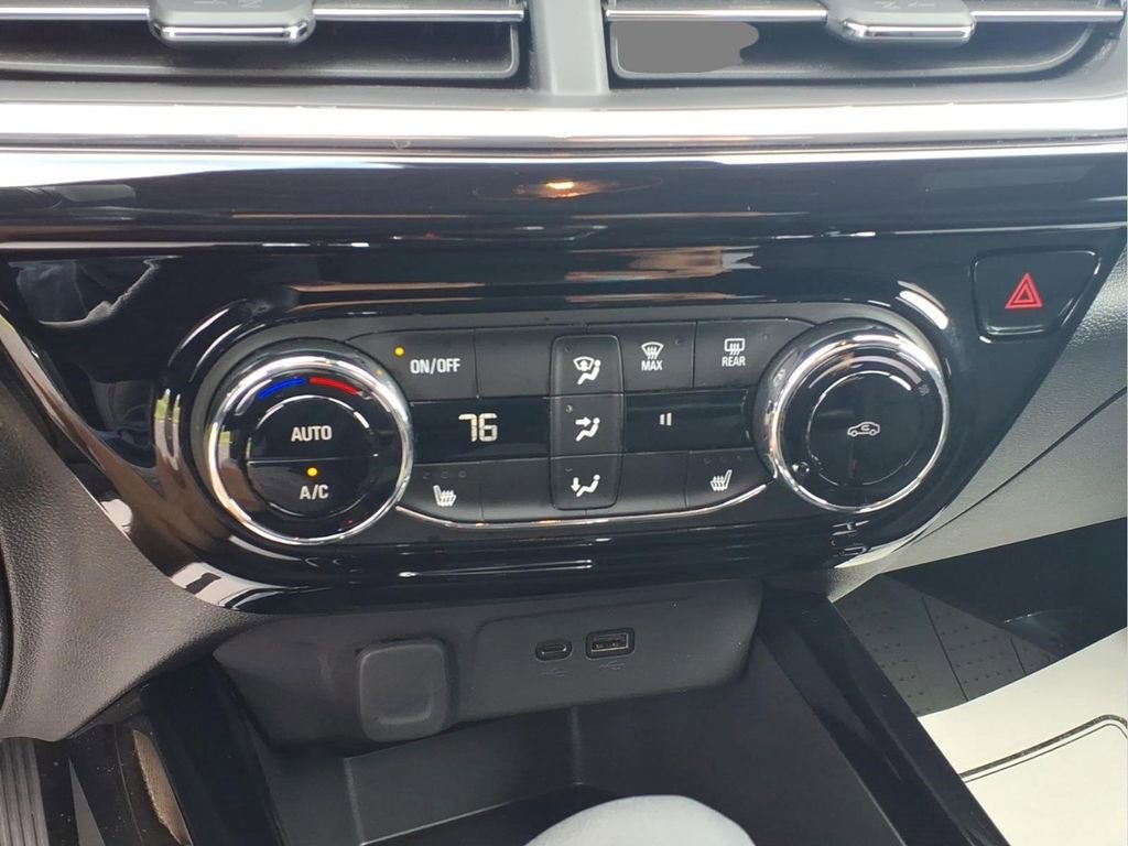 Used 2024 Chevrolet Trax RS w/ Driver Confidence Package FWD image 7