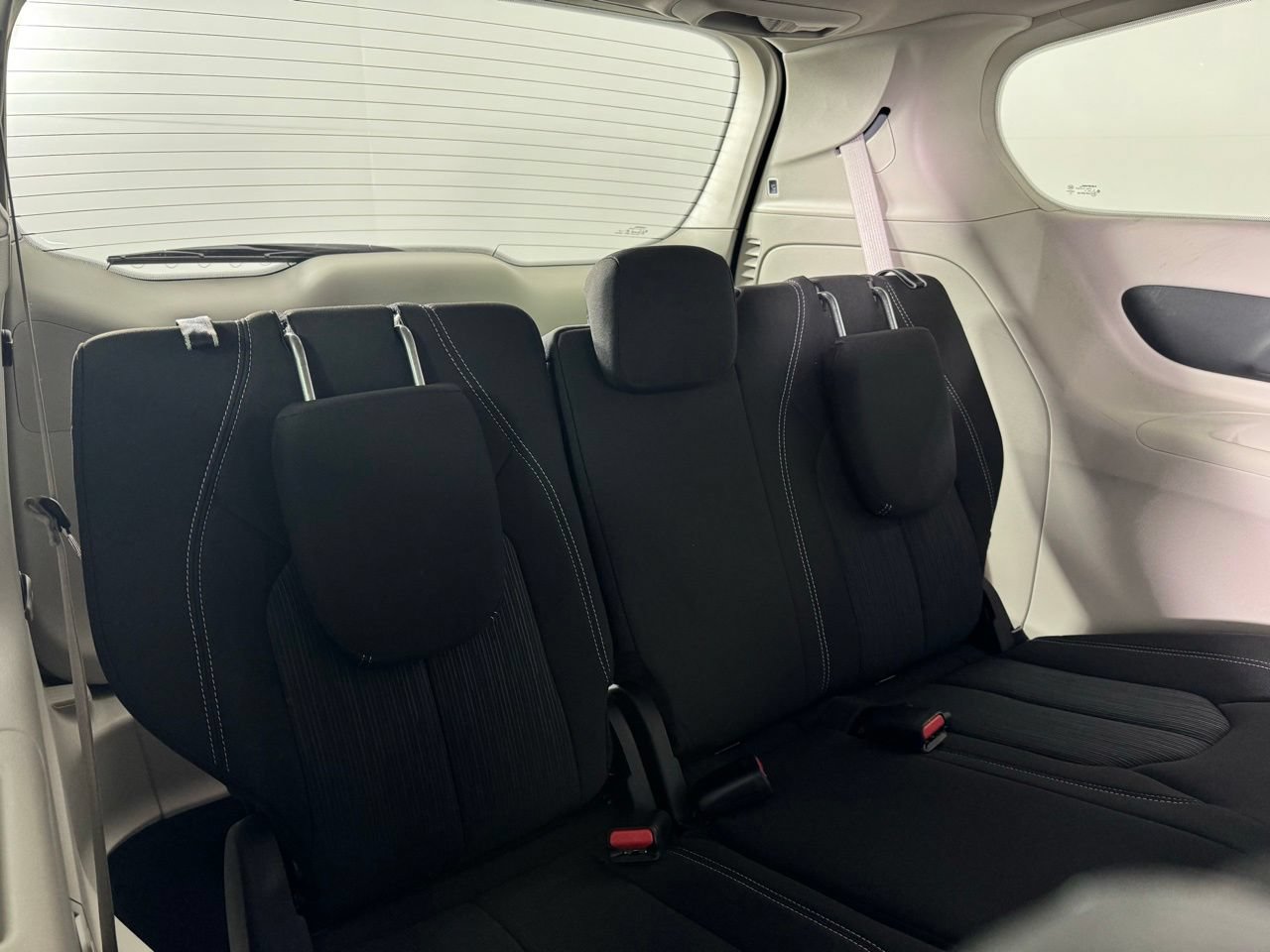 Used 2023 Chrysler Voyager LX FWD image 32