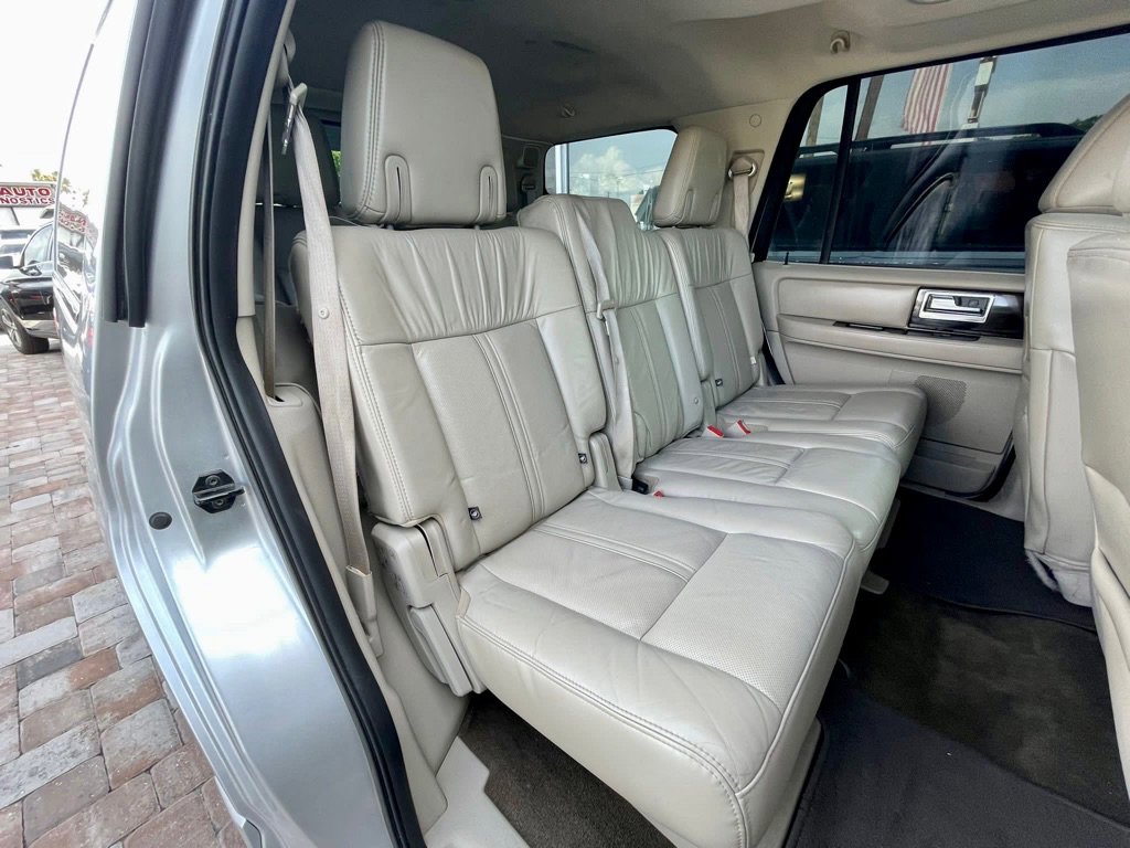 Used 2015 Lincoln Navigator 2WD image 37