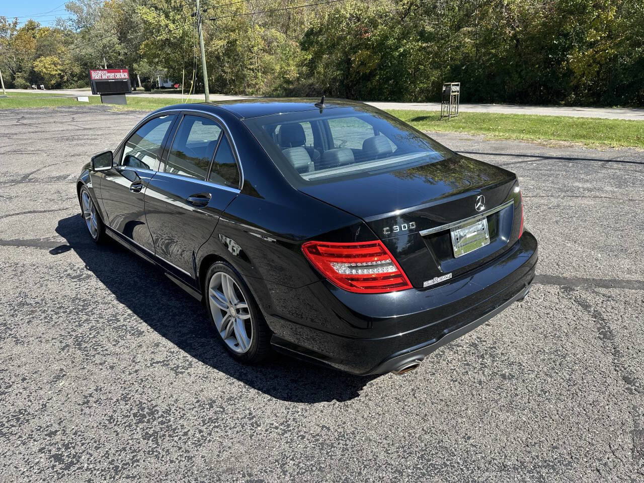 Used 2013 Mercedes-Benz C 300 4MATIC Sedan image 4