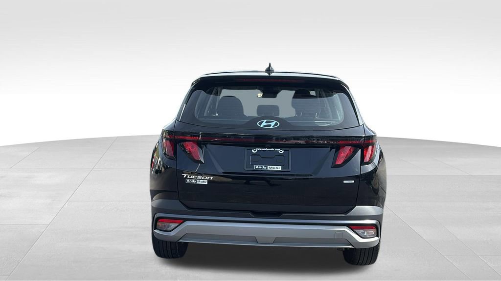 Used 2025 Hyundai Tucson SE AWD/4WD image 6