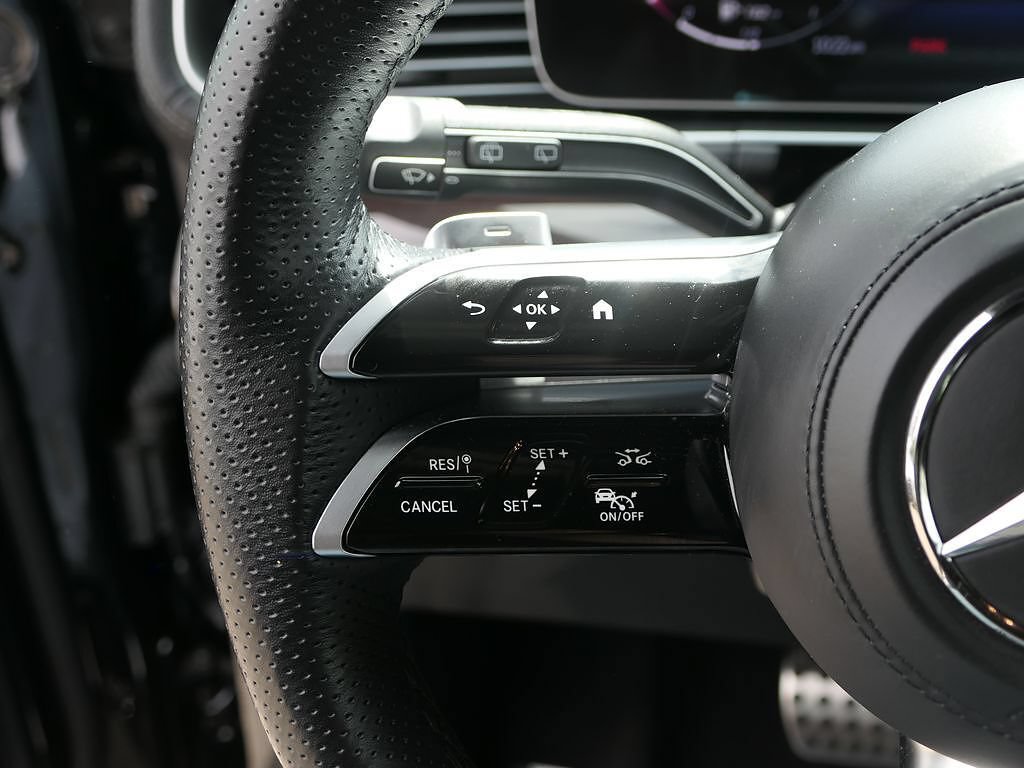 Used 2025 Mercedes-Benz GLS 450 4MATIC image 13