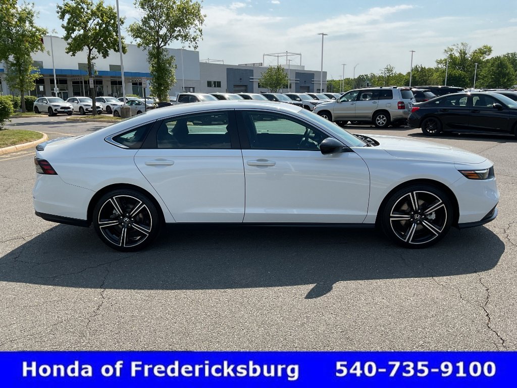 Used 2025 Honda Accord Sport image 6