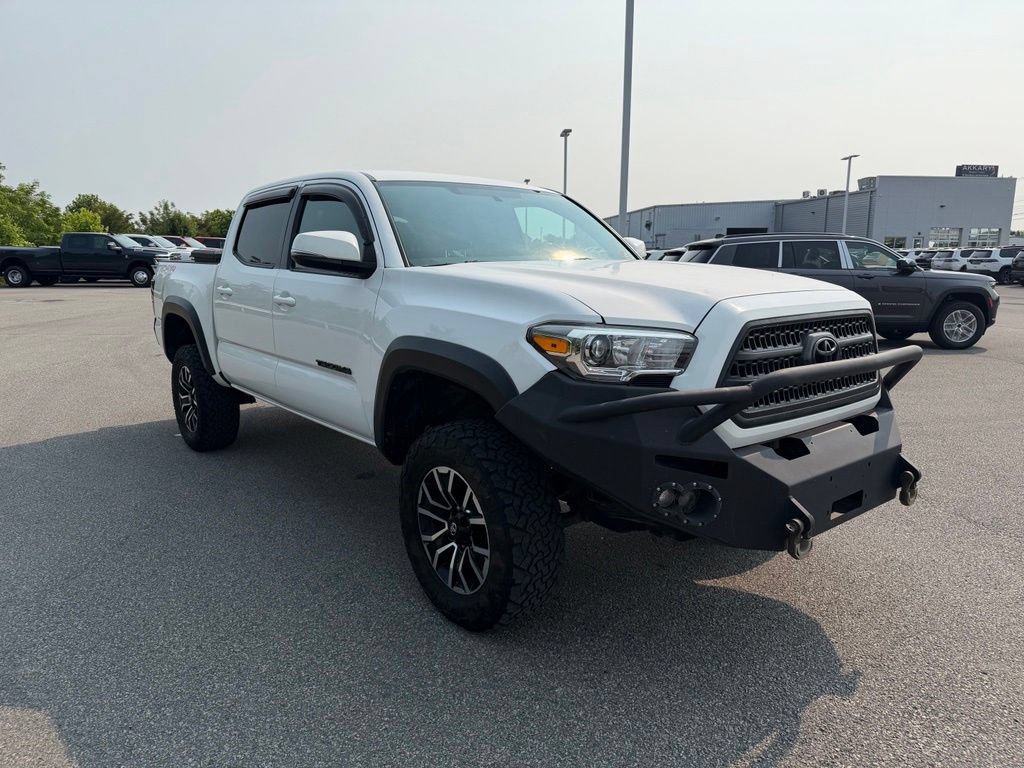 Used 2017 Toyota Tacoma TRD Off-Road w/ Tow Package (A/T) AWD/4WD image 8