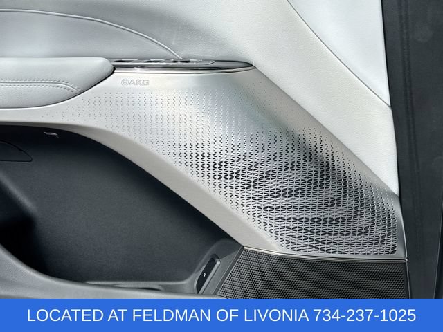 Used 2024 Cadillac Lyriq Luxury AWD/4WD image 24