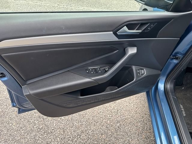 Certified 2021 Volkswagen Jetta SE w/ SE Cold Weather Package image 11