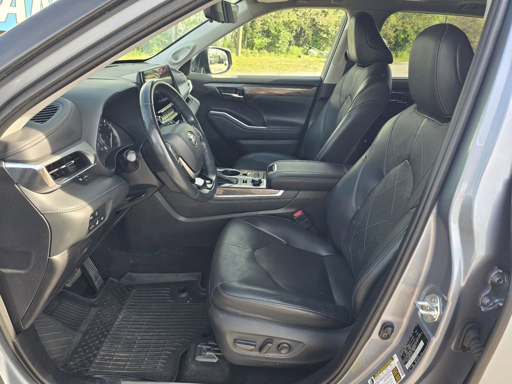 Used 2022 Toyota Highlander Platinum image 12