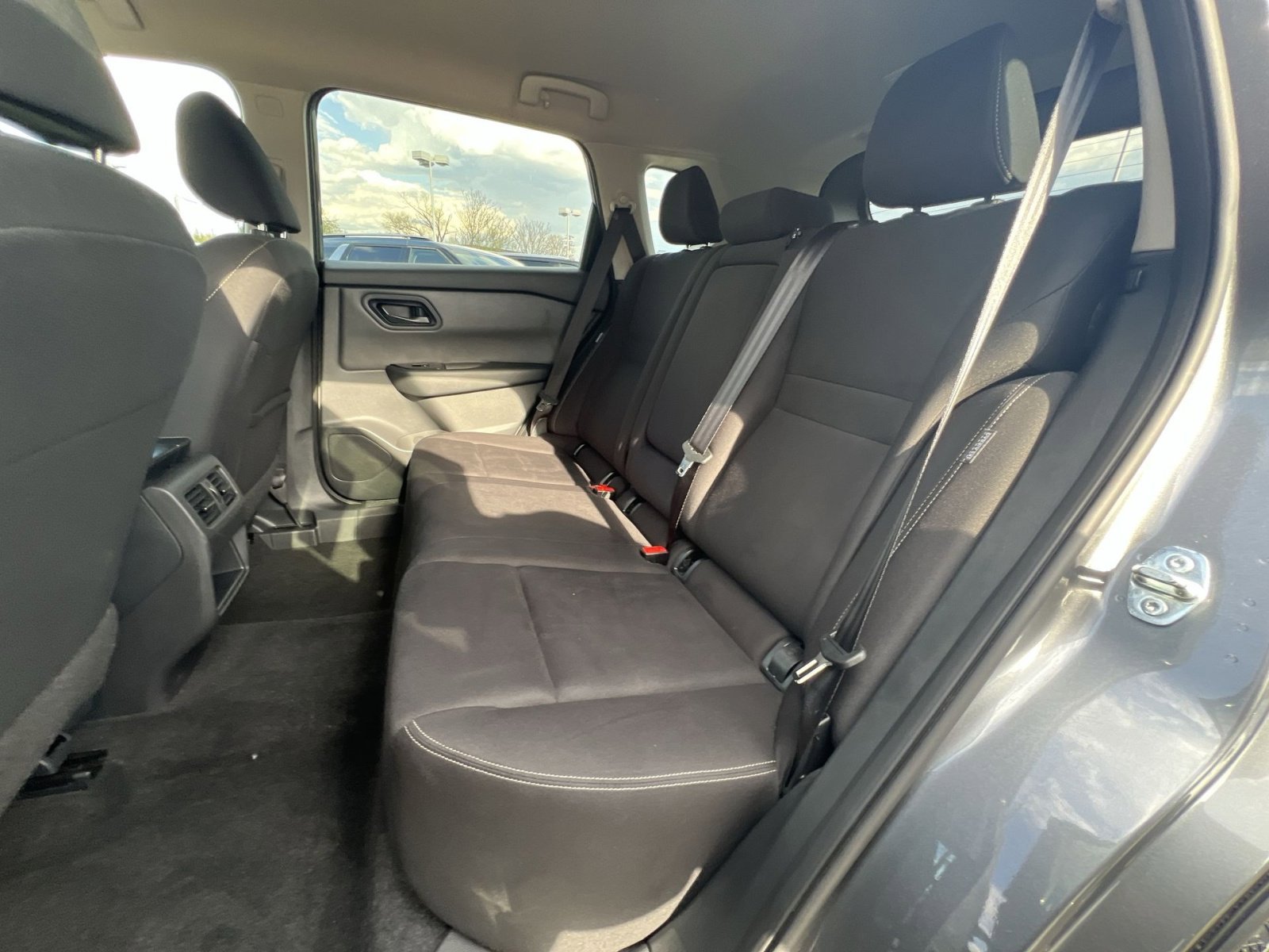 Used 2024 Nissan Rogue S image 23