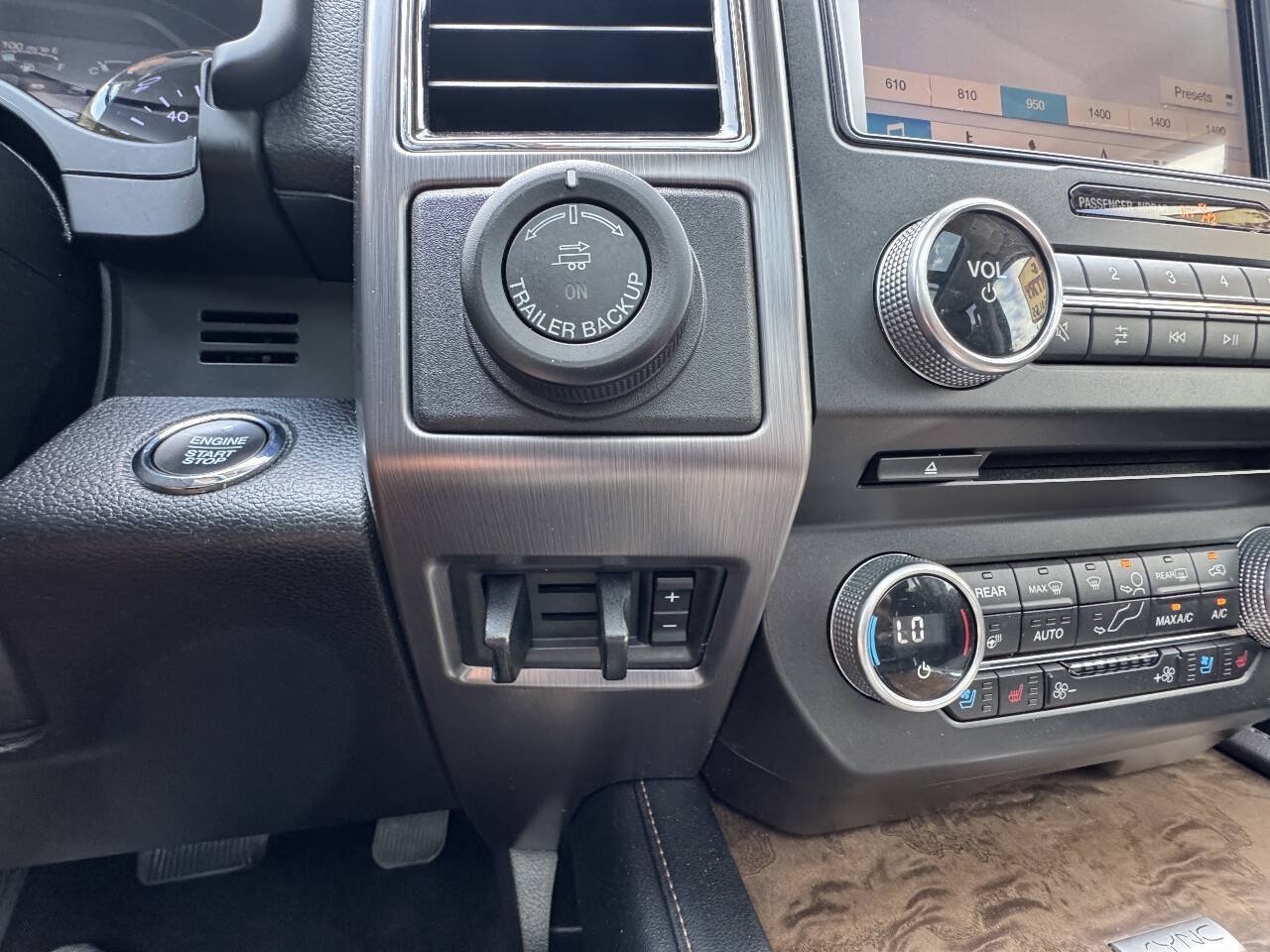 Used 2018 Ford Expedition Max Platinum AWD/4WD image 33