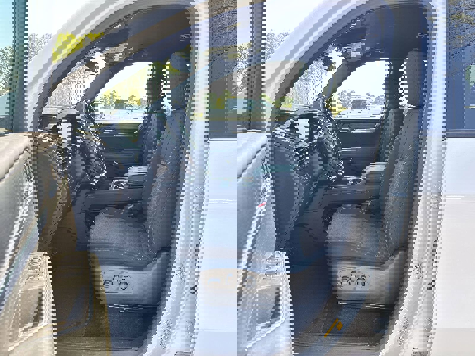 Used 2025 GMC Acadia Elevation image 16