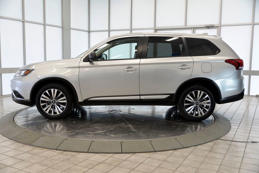 Used 2020 Mitsubishi Outlander SE image 5