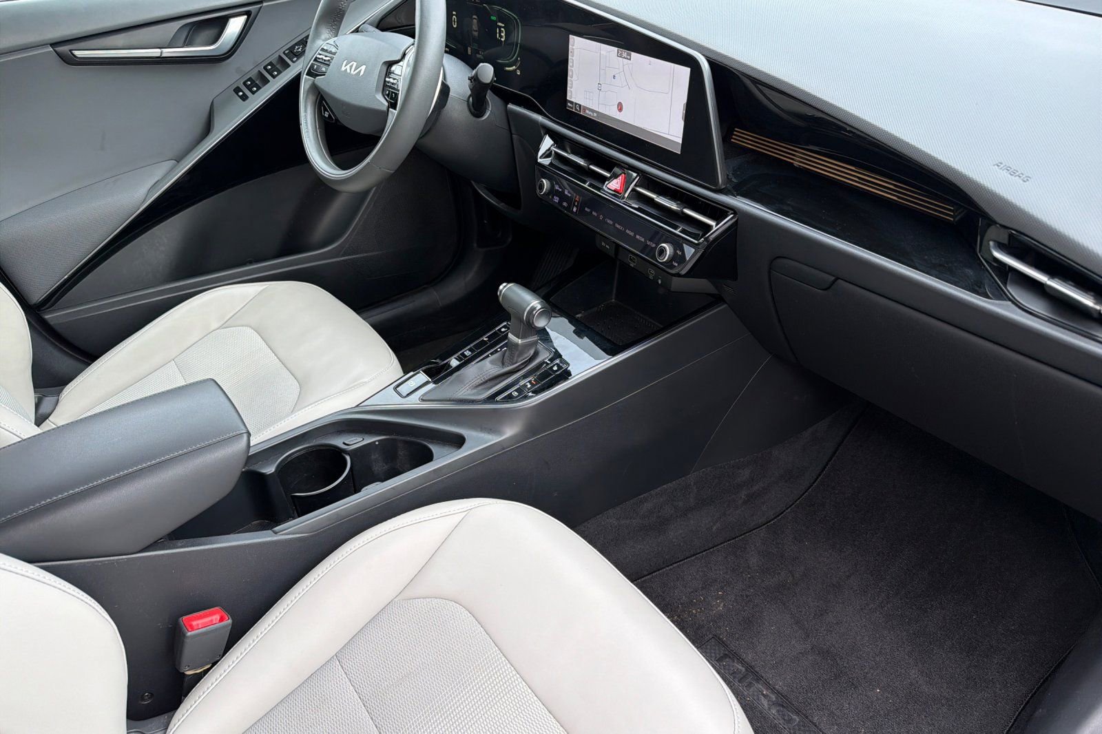 Used 2023 Kia Niro EX FWD image 16