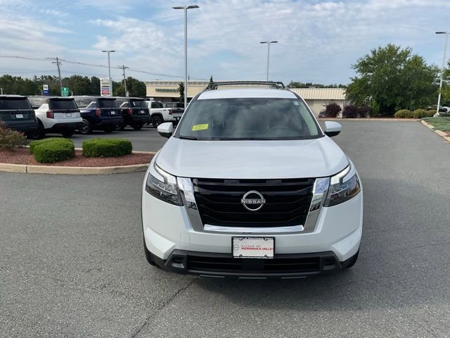 New 2025 Nissan Pathfinder SV AWD/4WD image 2