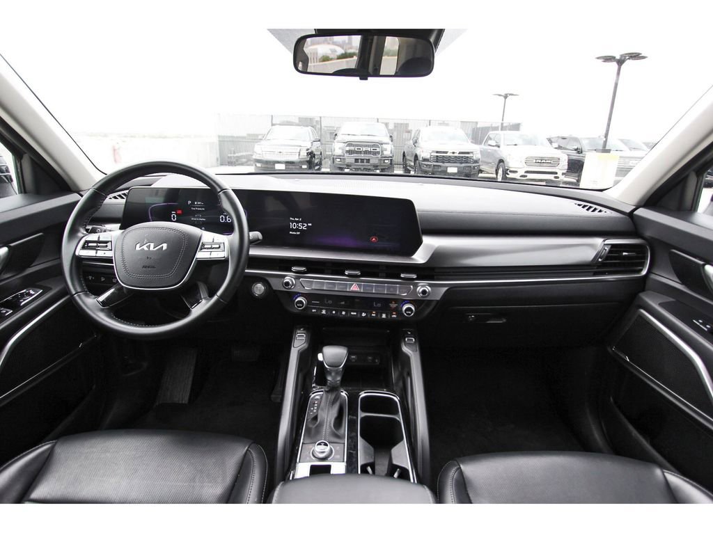 Used 2025 Kia Telluride S image 9