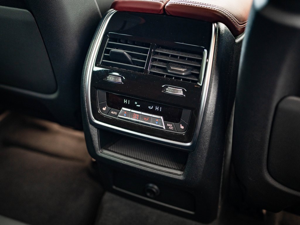 Used 2024 BMW X6 M60i w/ Dynamic Handling Package image 35