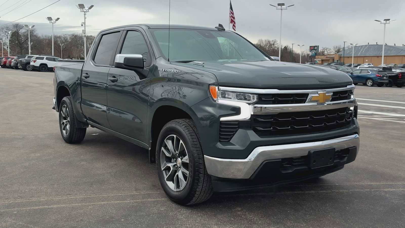 Used 2025 Chevrolet Silverado 1500 LT image 8