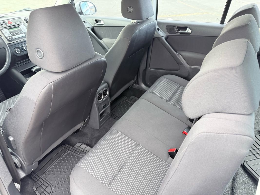 Used 2010 Volkswagen Tiguan S image 15
