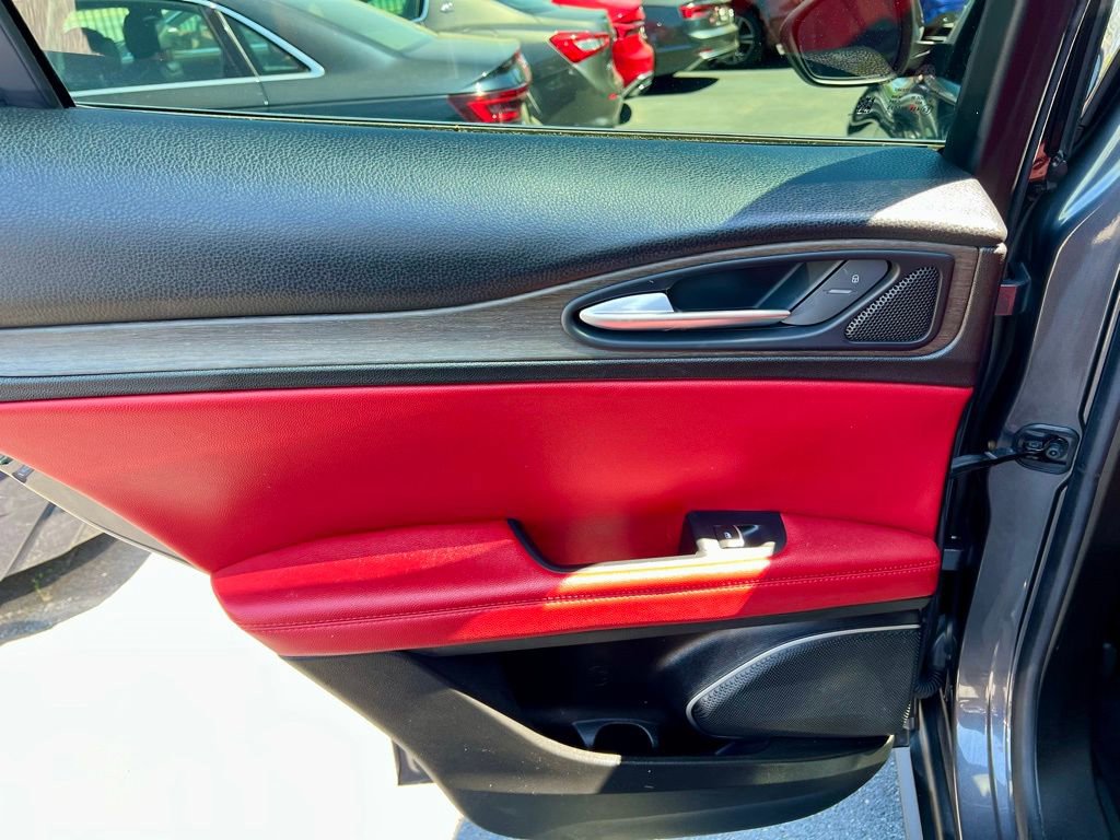 Used 2018 Alfa Romeo Stelvio Ti AWD/4WD image 36