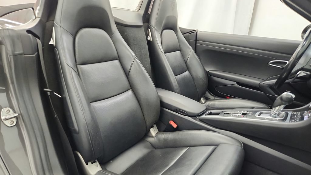 Used 2022 Porsche 718 Boxster RWD image 37