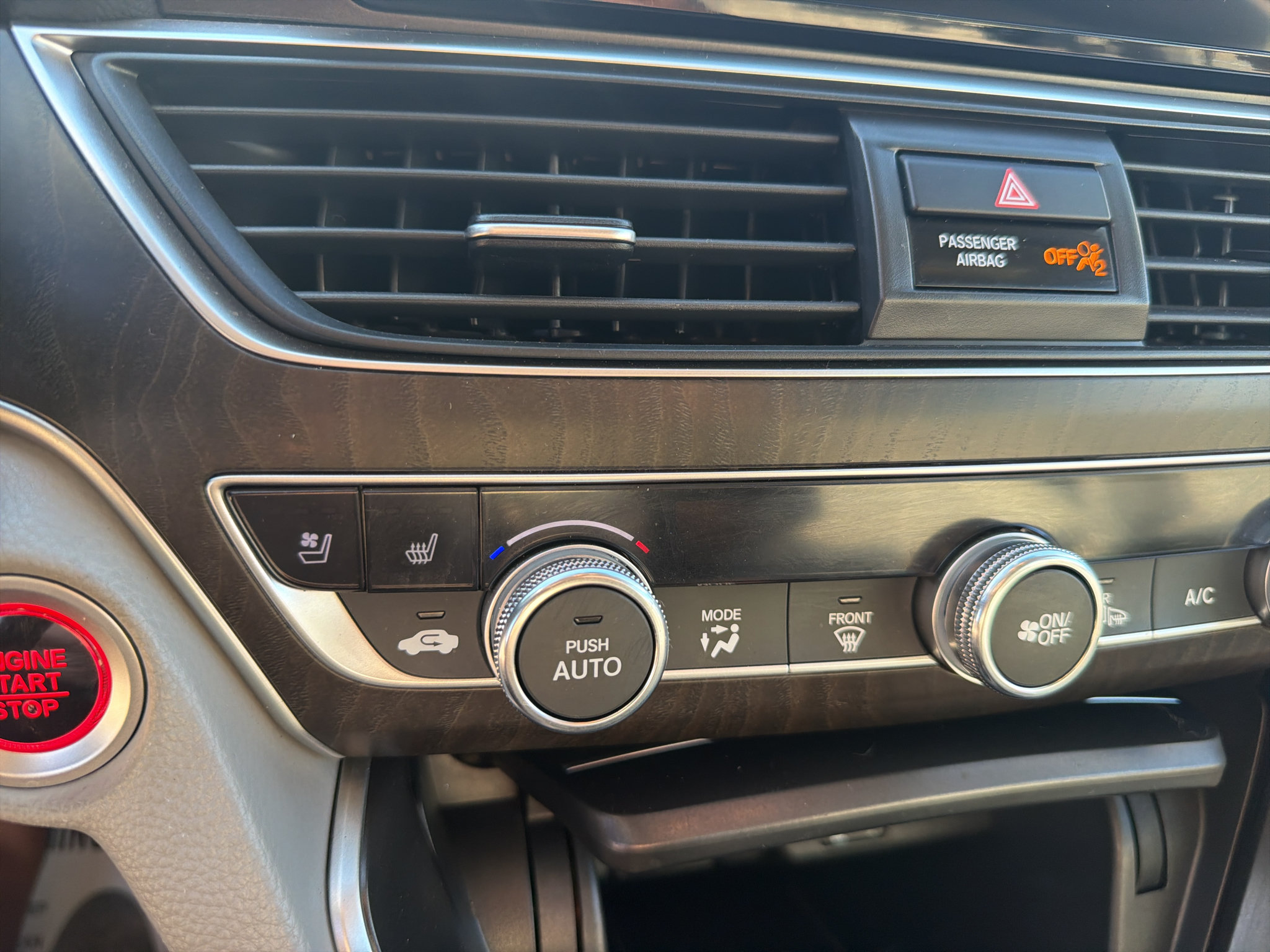Used 2018 Honda Accord Touring image 12