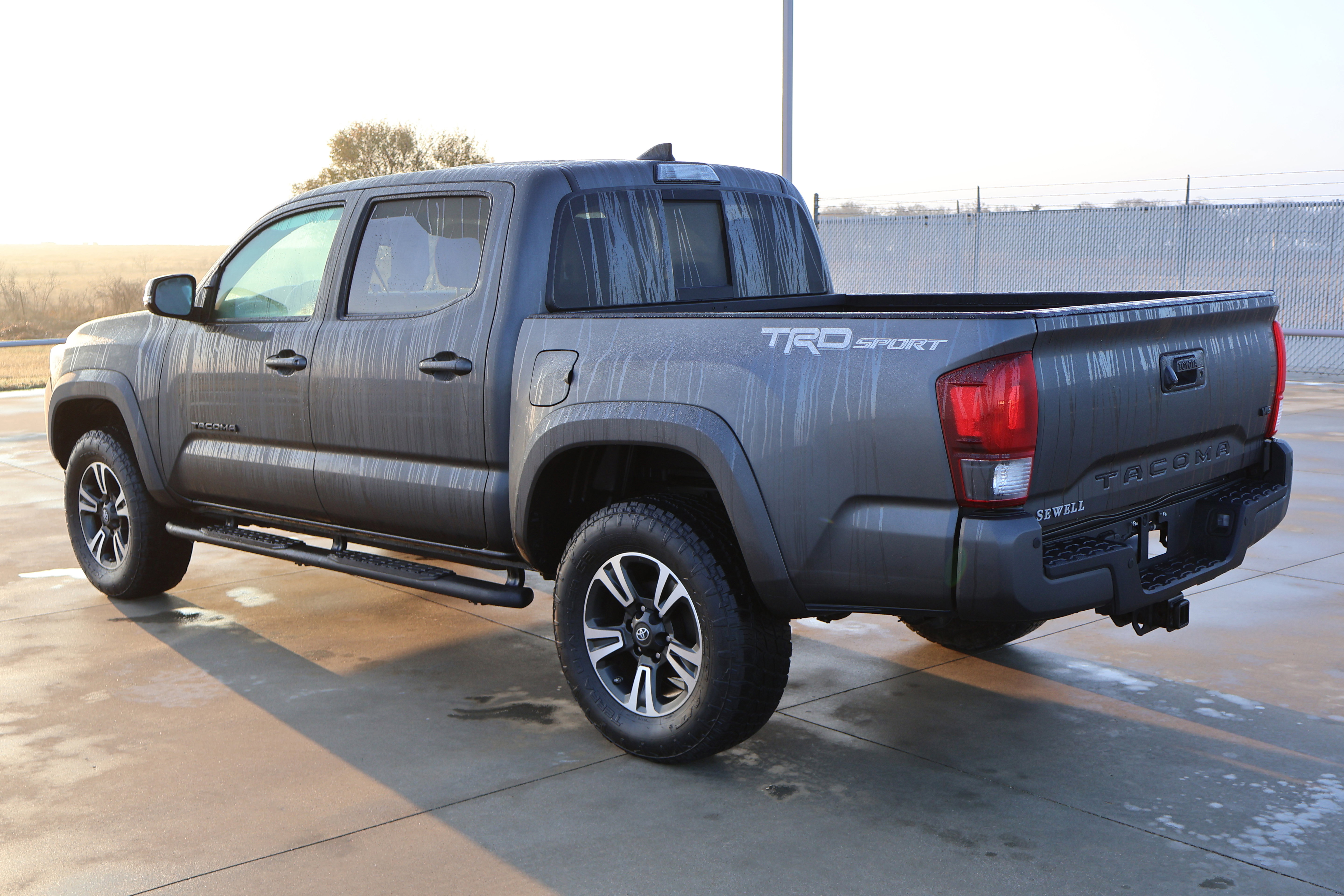 Used 2019 Toyota Tacoma TRD Sport image 11