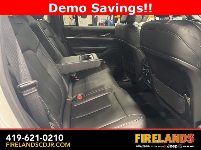 New 2025 Jeep Grand Cherokee Limited w/ Trailer Tow Package image 11