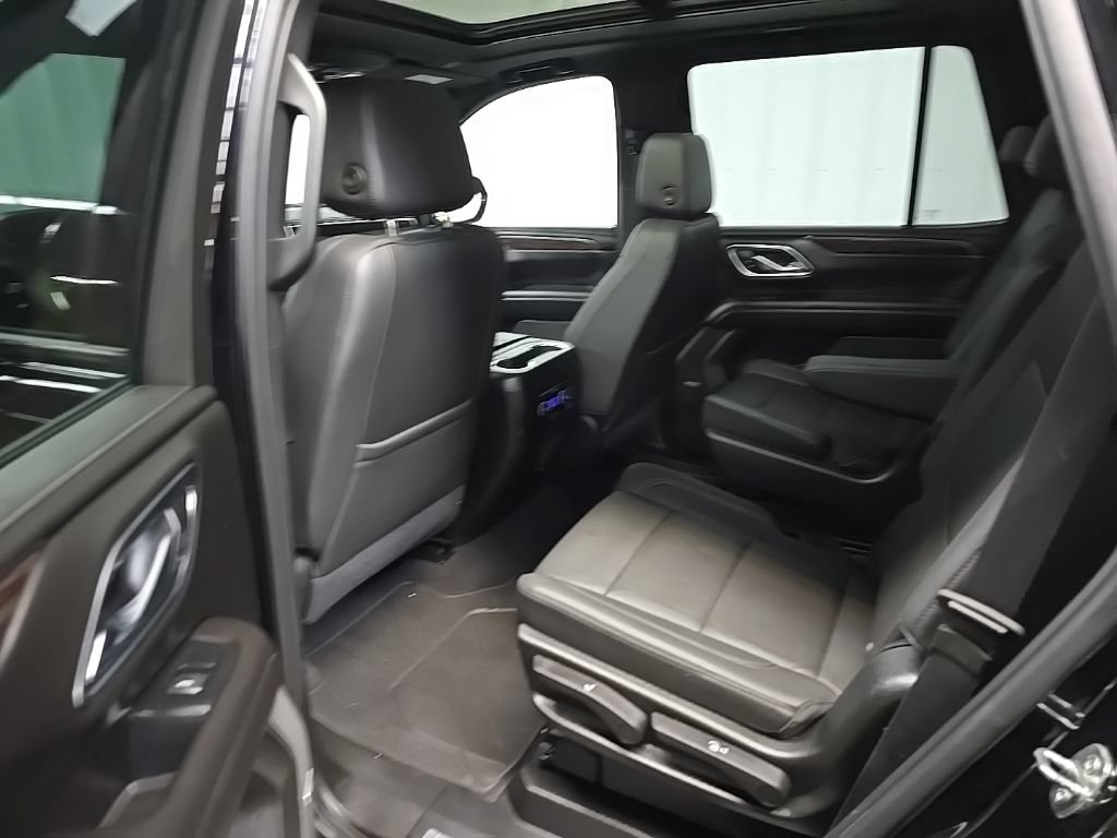 Used 2021 Chevrolet Tahoe Z71 w/ Z71 Signature Package AWD/4WD image 34