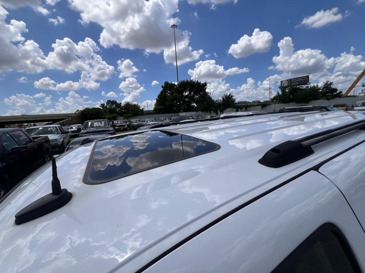 Used 2004 GMC Yukon XL SLT w/ Preferred Equipment Group RWD image 53